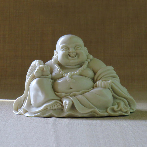 Bouddha assis à la chinoise ventre gras en marbre reconstitué