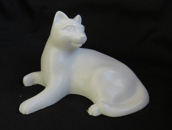 Medium attentive Cat in reconstituted marble