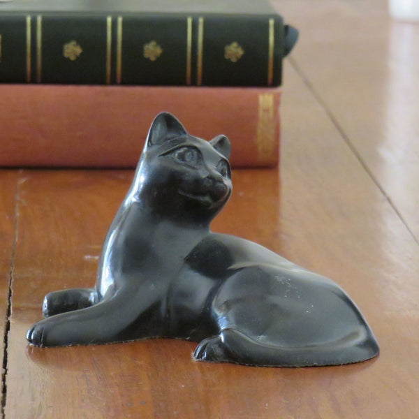 Medium attentive Cat in reconstituted marble