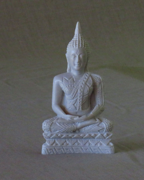 Bouddha thaïlandais à tête pointue.