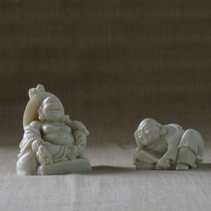 Duo de bouddhas porte-bonheur à gros ventre