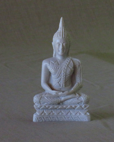 Bouddha thaïlandais à tête pointue.